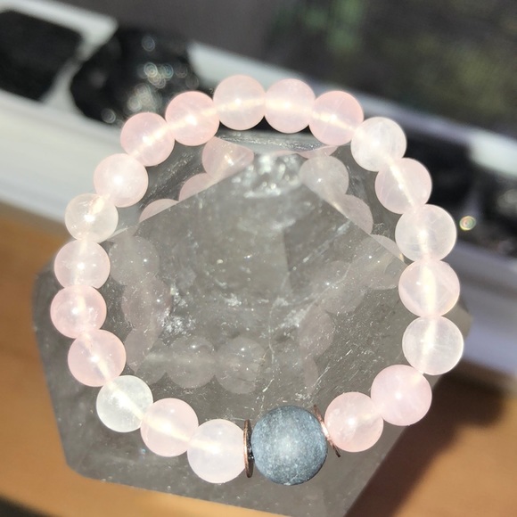 • LOVE • Rose Quartz + Shungite Bracelet - Picture 5 of 10